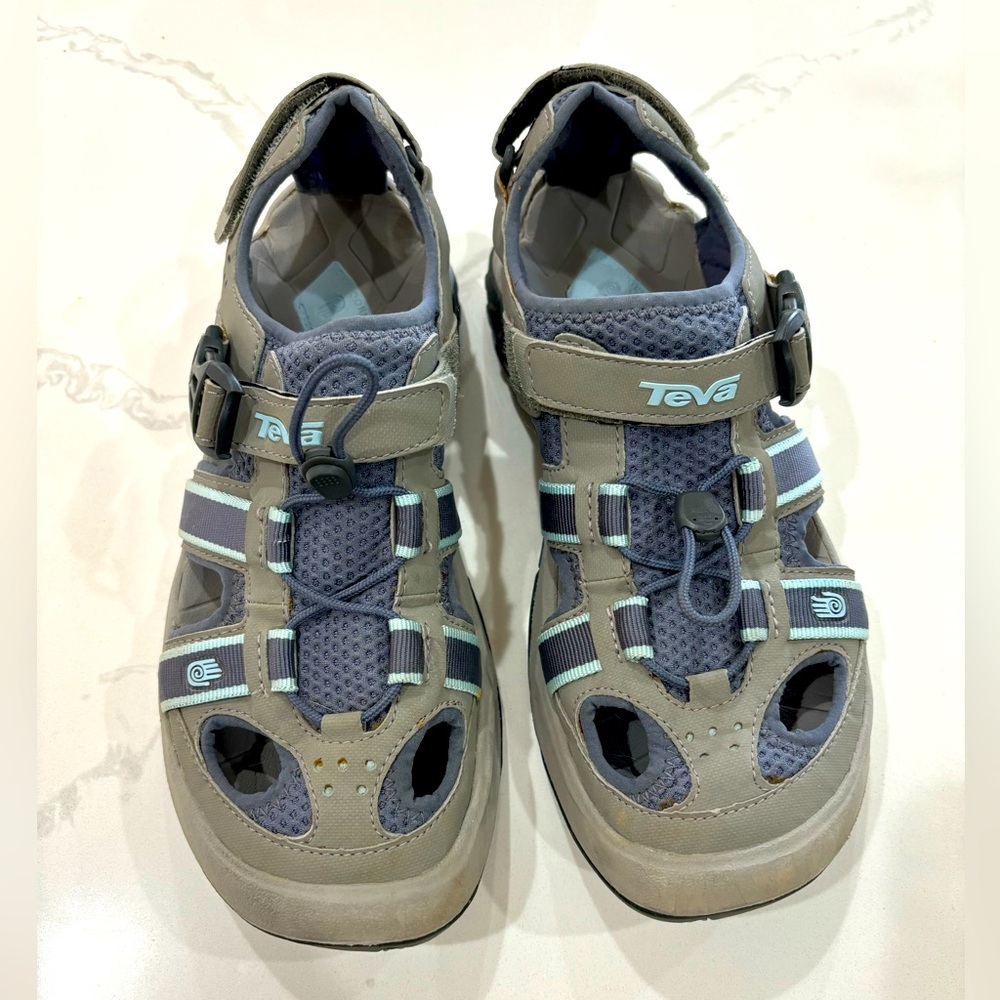 TEVA Women’s Size 9.5 sandals hiking shoe